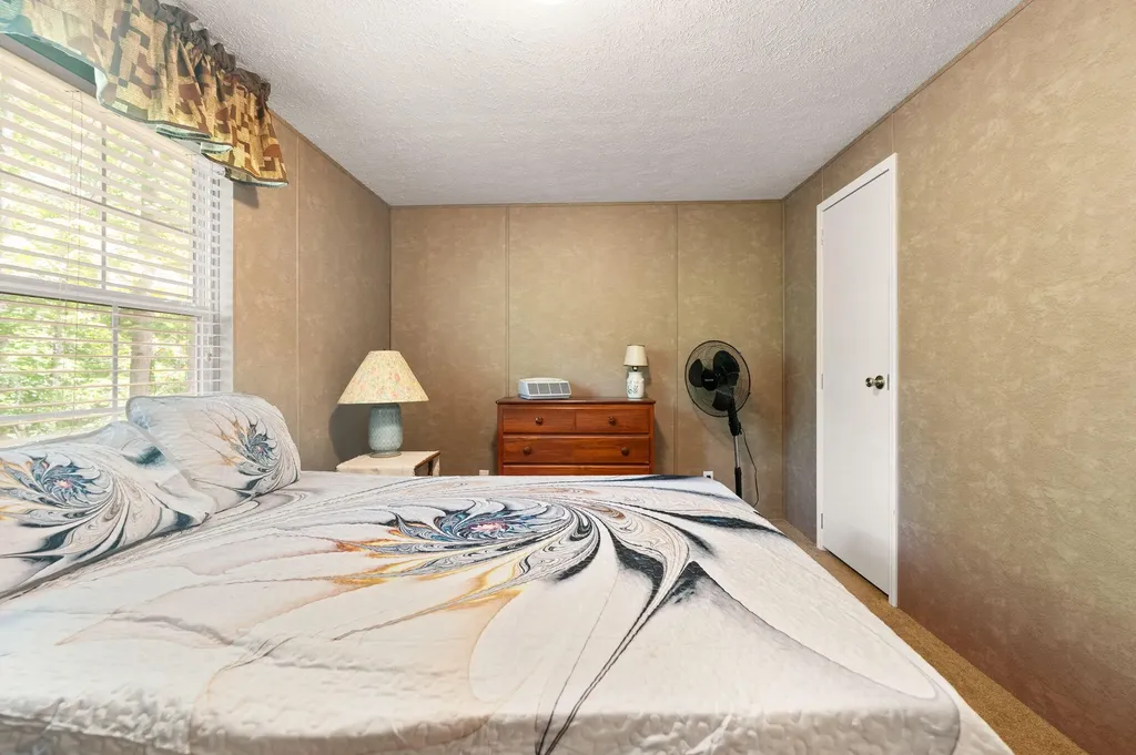 715 George Hardwick Drive Bronston KY 42518