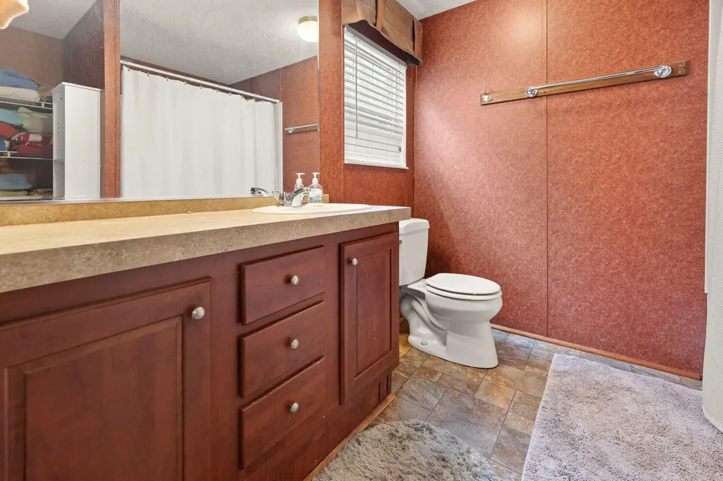 715 George Hardwick Drive Bronston KY 42518