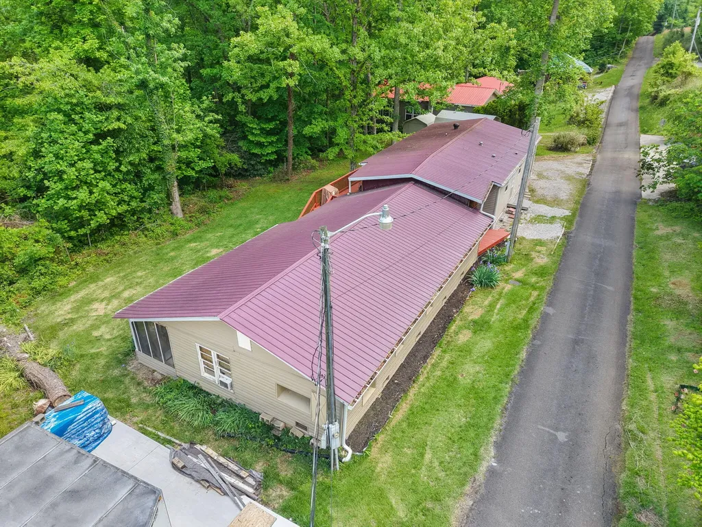 715 George Hardwick Drive Bronston KY 42518
