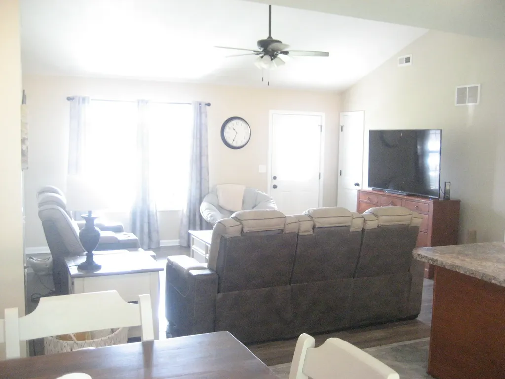 1074 Rainbow Way Lawrenceburg KY 40342