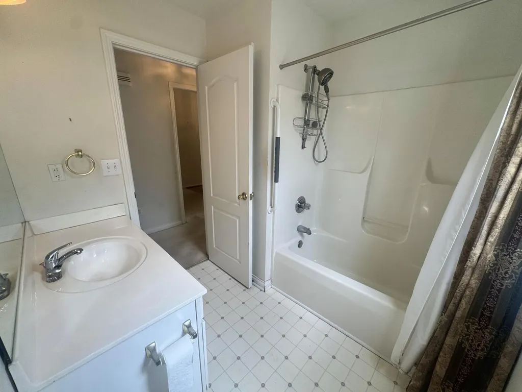 1025 Albert Lane Lexington KY 40514
