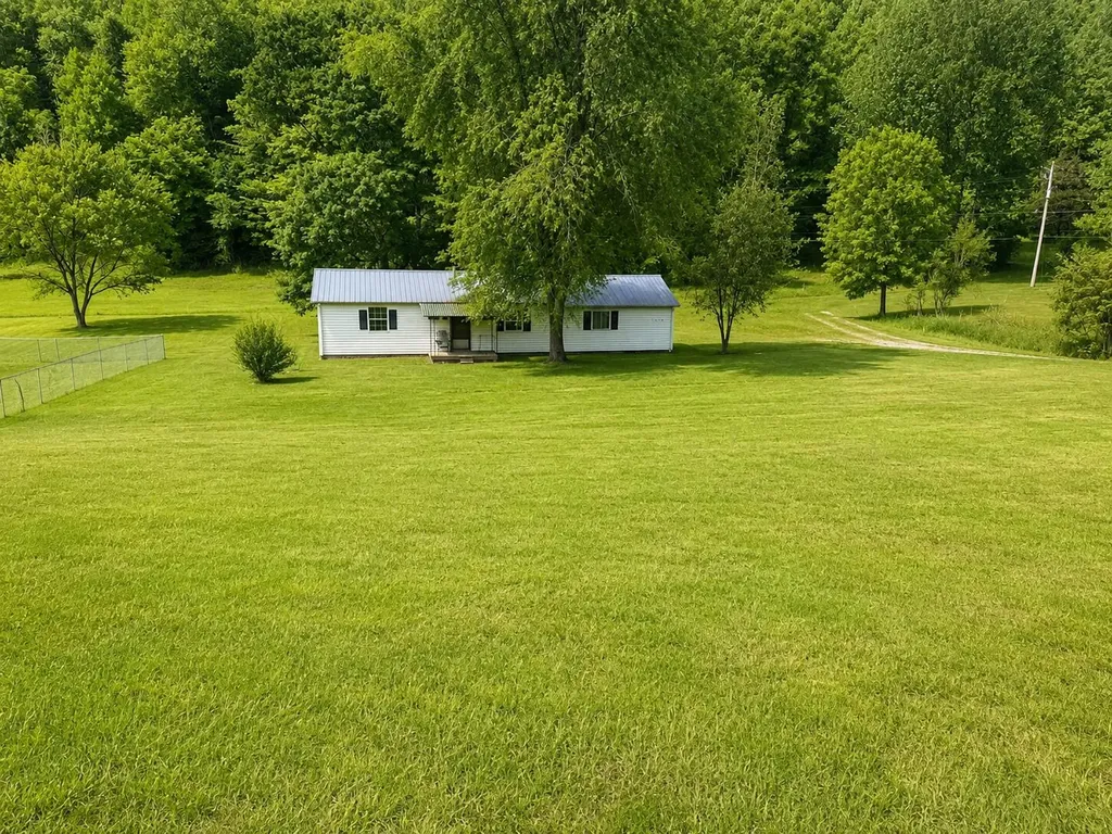 14479 Kentucky 11 Oneida KY 40972