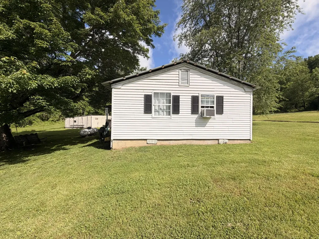 14479 Kentucky 11 Oneida KY 40972