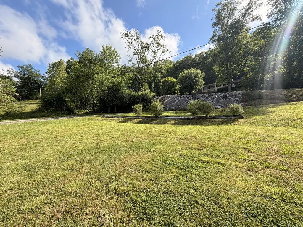 14479 Kentucky 11 Oneida KY 40972