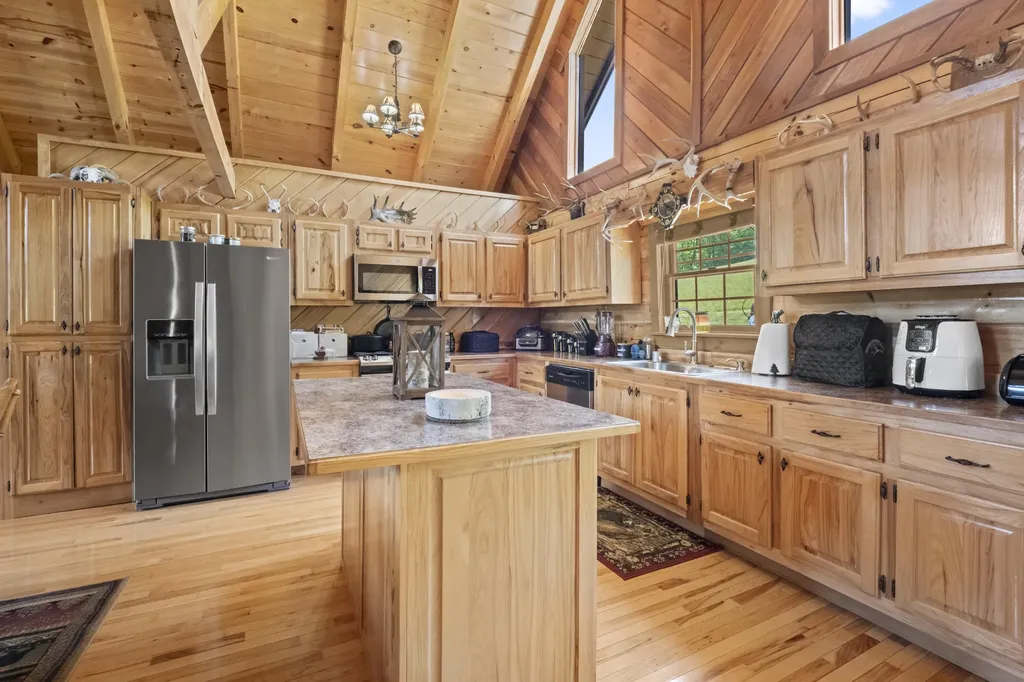 2248 Key 556 Sandy Hook KY 41171