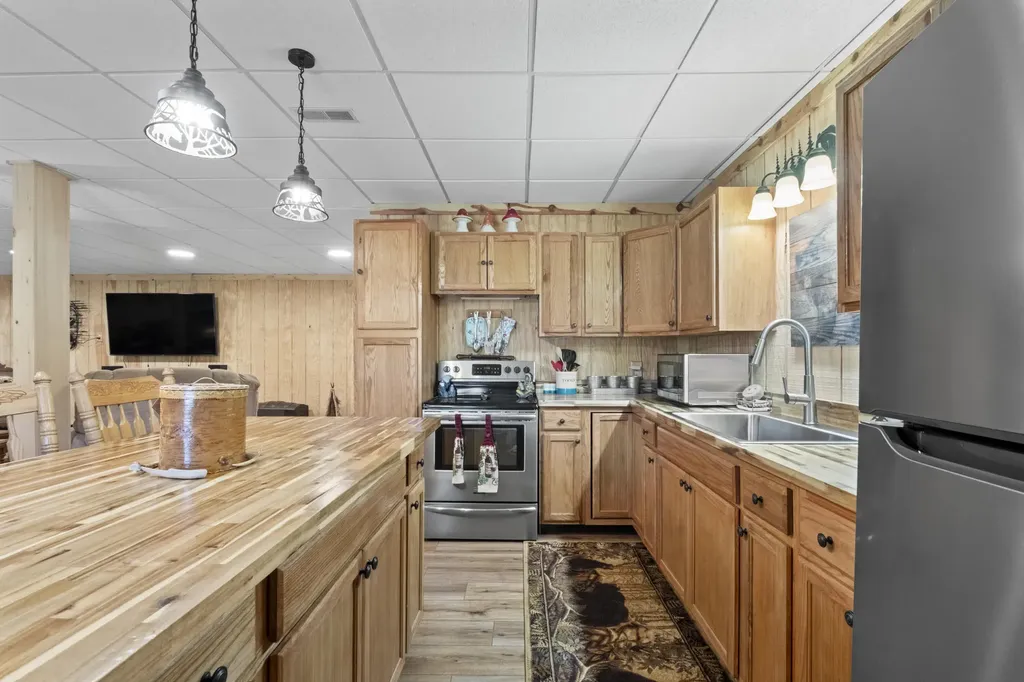 2248 Key 556 Sandy Hook KY 41171