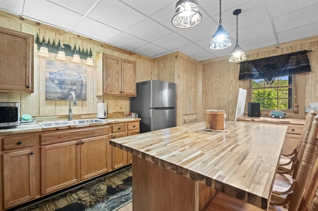 2248 Key 556 Sandy Hook KY 41171