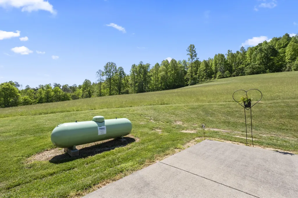 2248 Key 556 Sandy Hook KY 41171