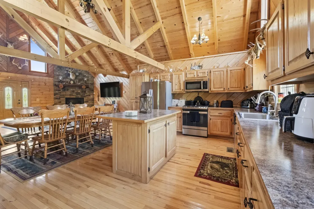 2248 Key 556 Sandy Hook KY 41171