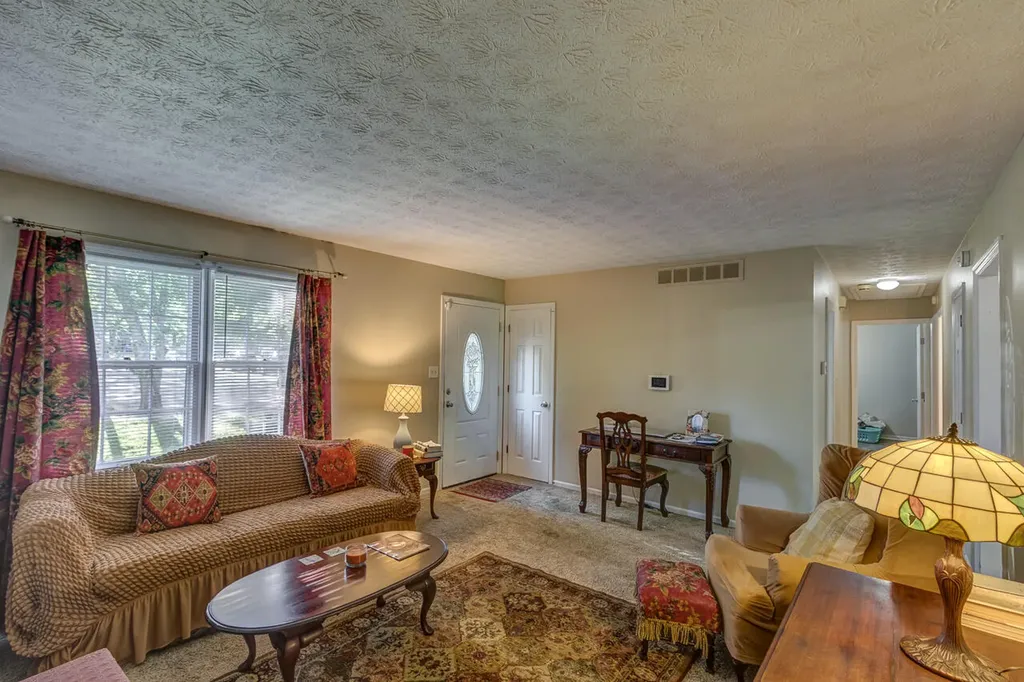 1517 Kelly Circle Lexington KY 40517