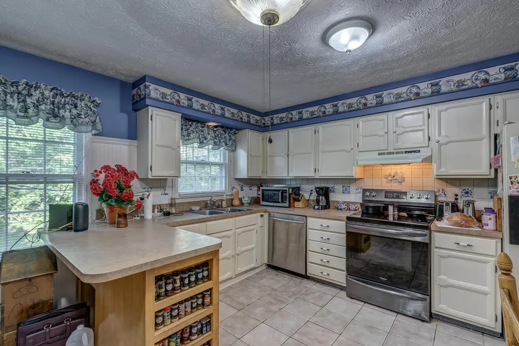 1517 Kelly Circle Lexington KY 40517