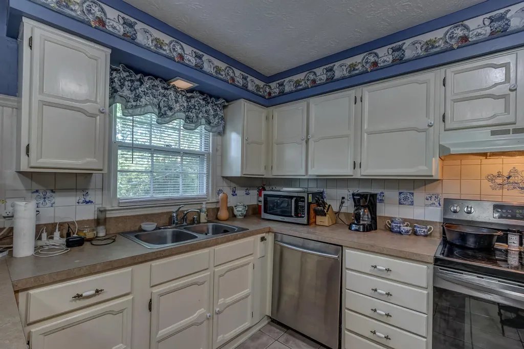 1517 Kelly Circle Lexington KY 40517