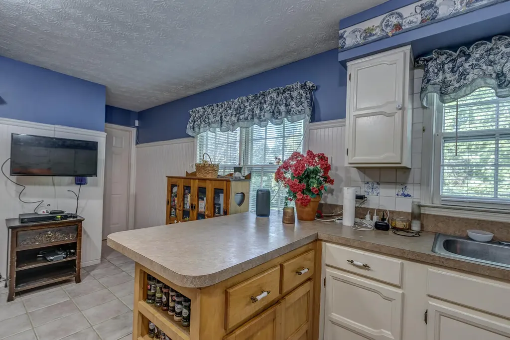 1517 Kelly Circle Lexington KY 40517