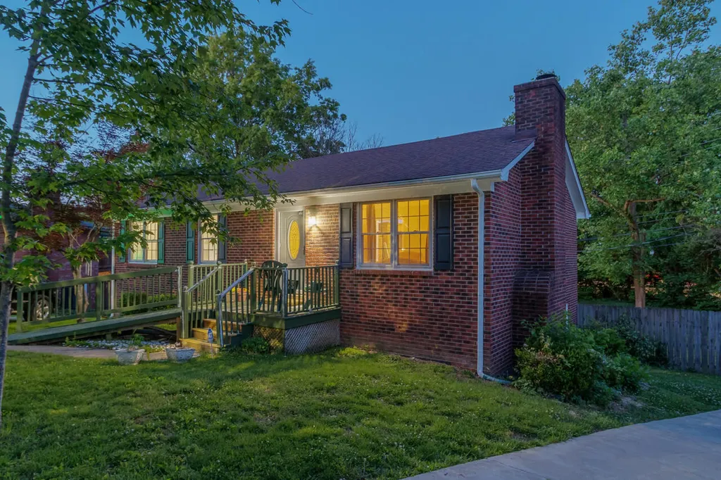 1517 Kelly Circle Lexington KY 40517