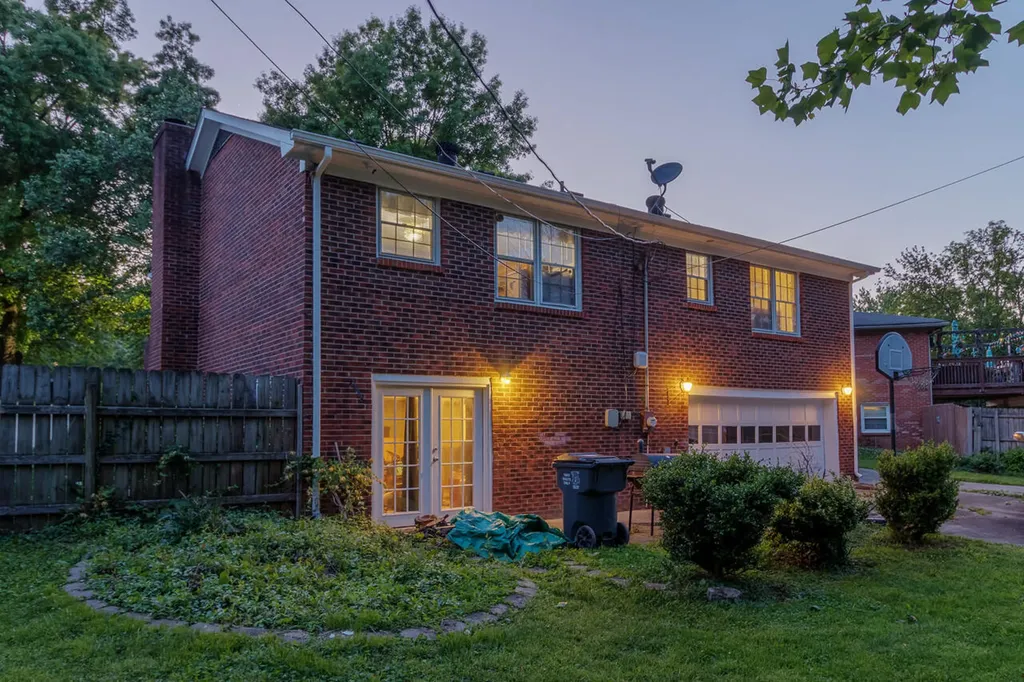 1517 Kelly Circle Lexington KY 40517