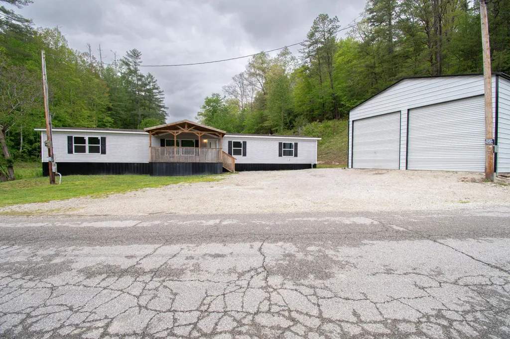 2504 Wallow Hole Road Sandy Hook KY 41171