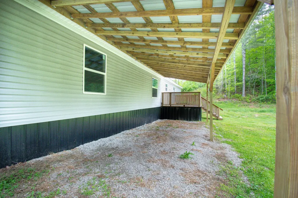 2504 Wallow Hole Road Sandy Hook KY 41171