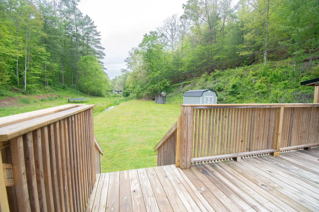 2504 Wallow Hole Road Sandy Hook KY 41171