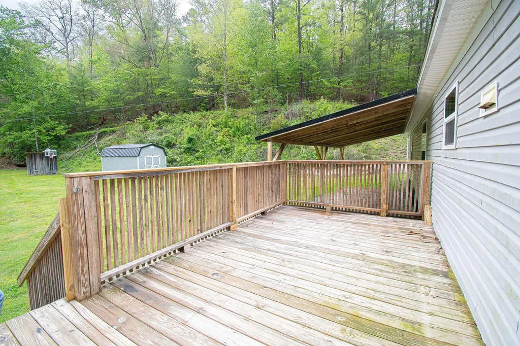 2504 Wallow Hole Road Sandy Hook KY 41171