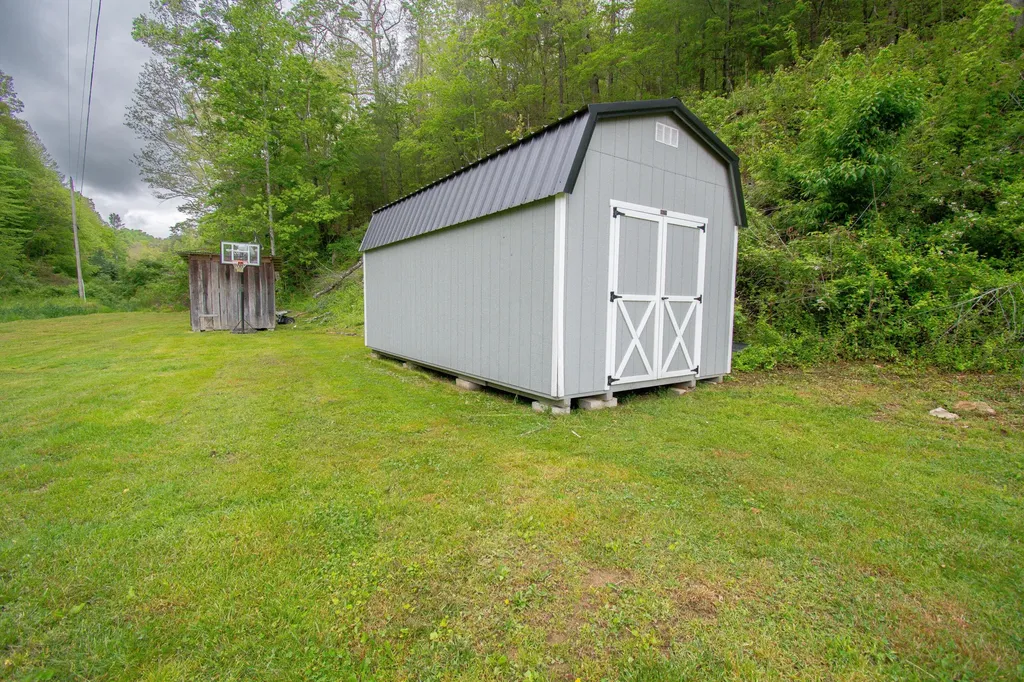 2504 Wallow Hole Road Sandy Hook KY 41171