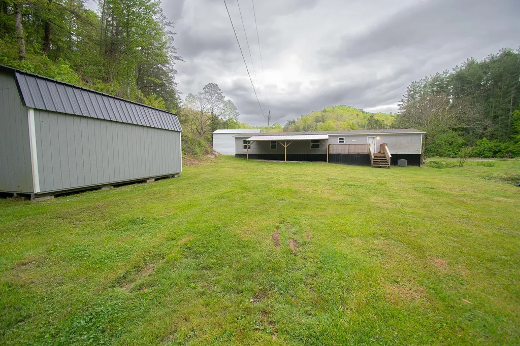2504 Wallow Hole Road Sandy Hook KY 41171