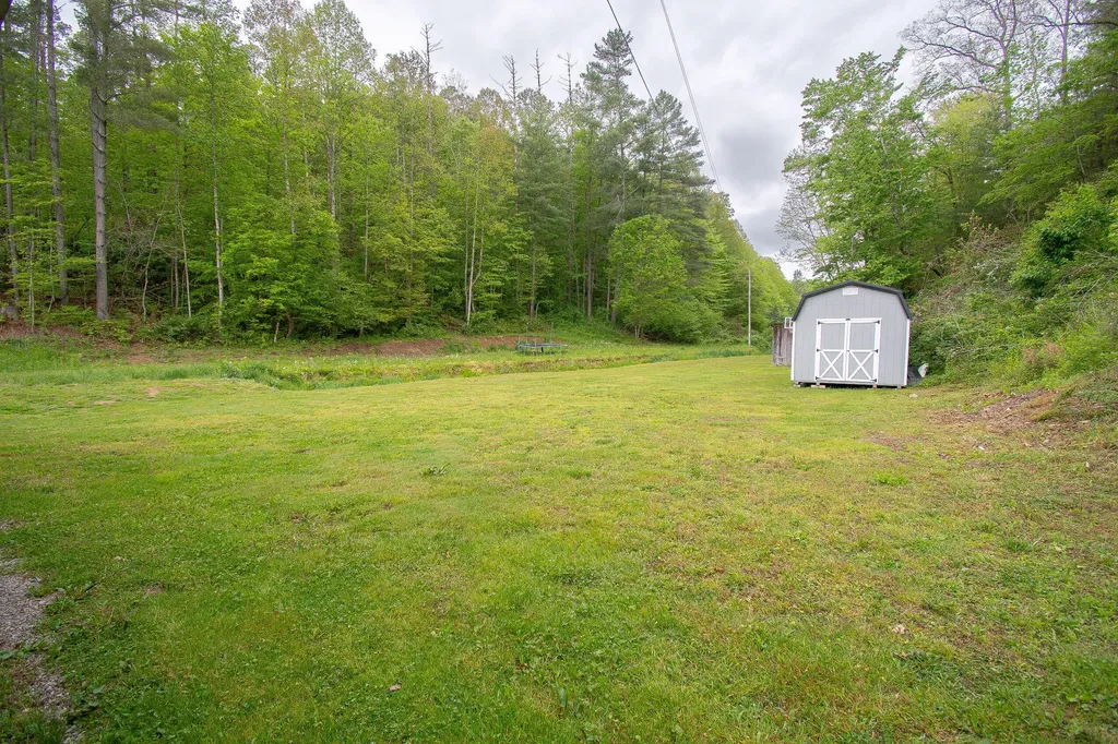 2504 Wallow Hole Road Sandy Hook KY 41171