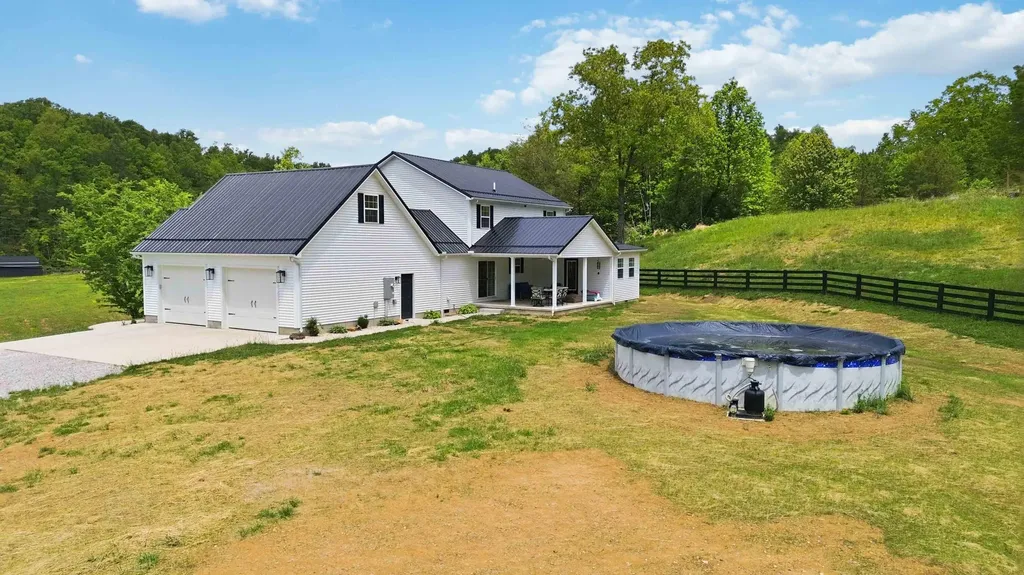 2604 Upper Rader Road Manchester KY 40962