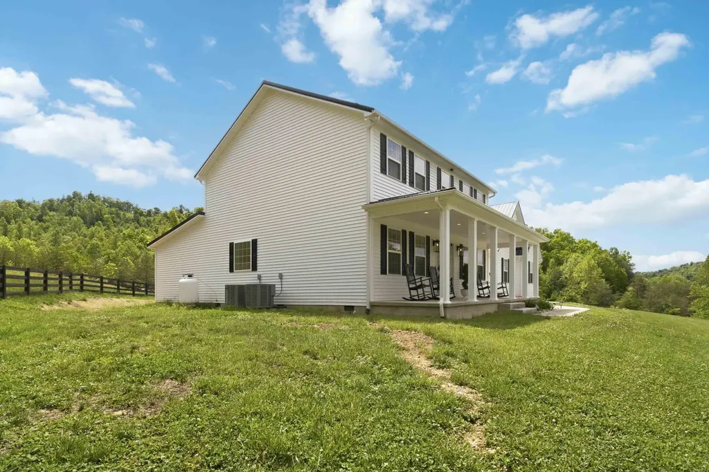 2604 Upper Rader Road Manchester KY 40962