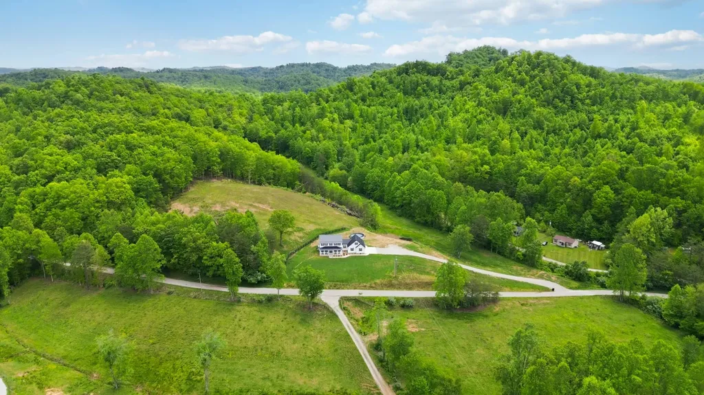 2604 Upper Rader Road Manchester KY 40962