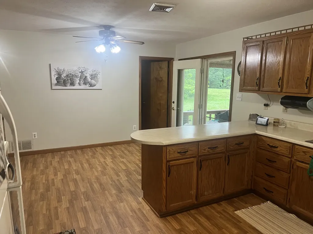 5763 E Ky Highway 90 Albany KY 42602