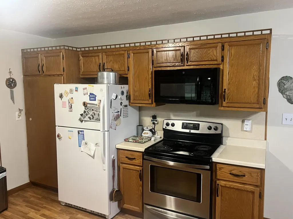 5763 E Ky Highway 90 Albany KY 42602