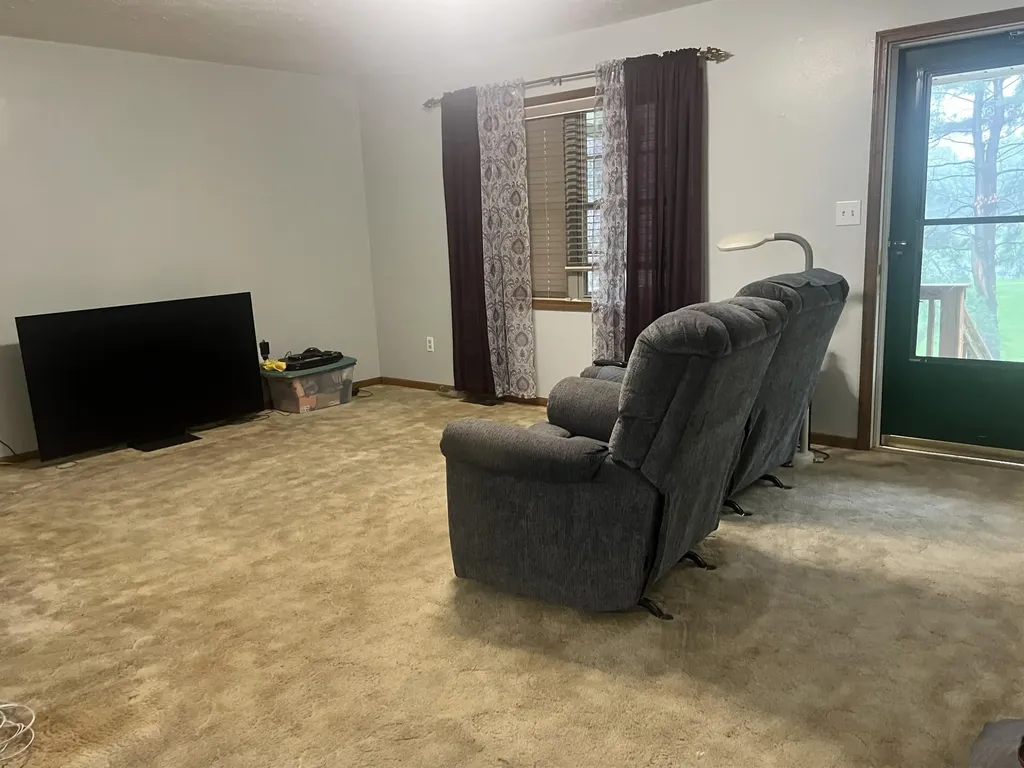 5763 E Ky Highway 90 Albany KY 42602