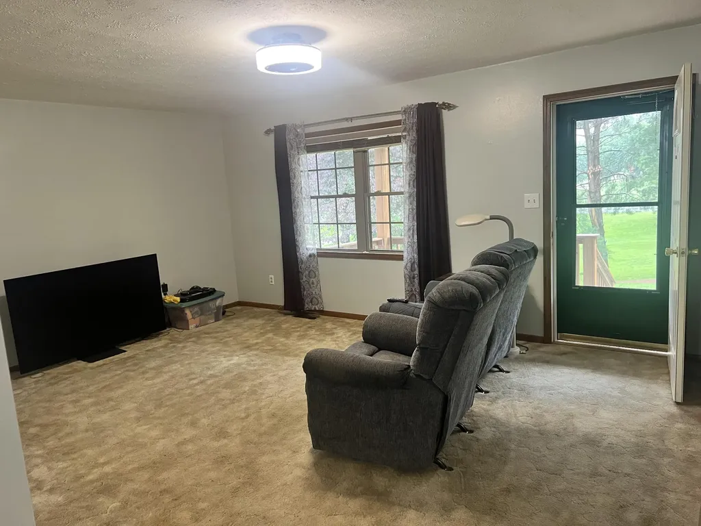5763 E Ky Highway 90 Albany KY 42602