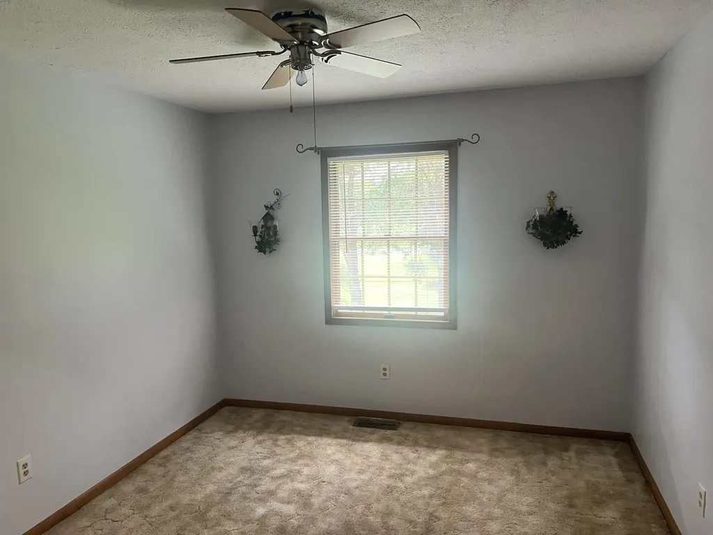 5763 E Ky Highway 90 Albany KY 42602