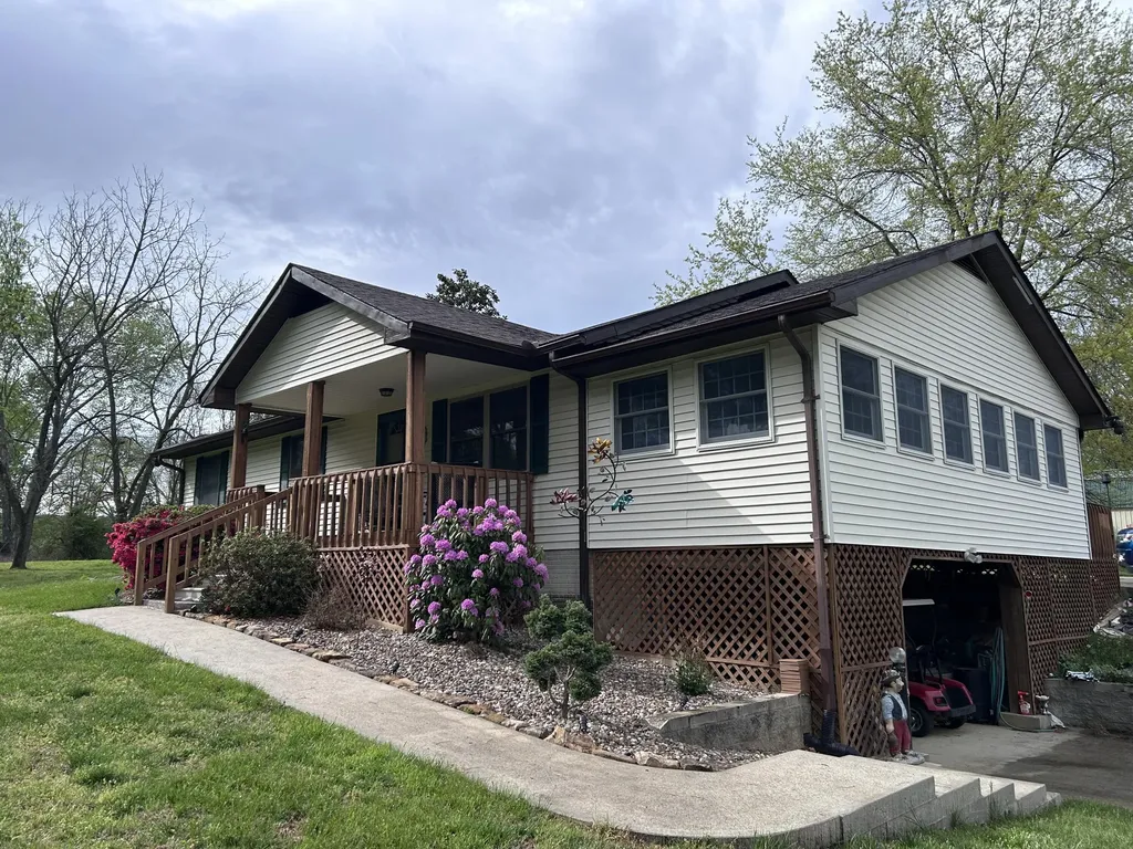 5763 E Ky Highway 90 Albany KY 42602