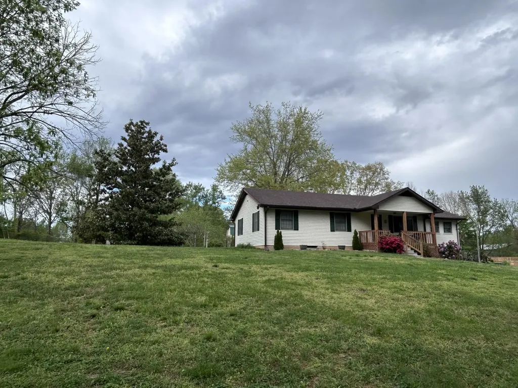 5763 E Ky Highway 90 Albany KY 42602