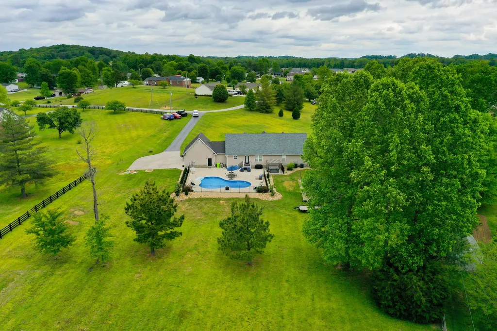 380 Silver Eagle Drive London KY 40744