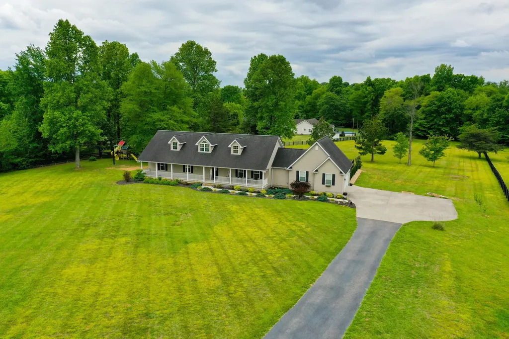 380 Silver Eagle Drive London KY 40744