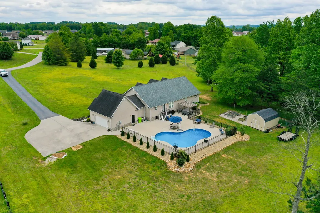 380 Silver Eagle Drive London KY 40744