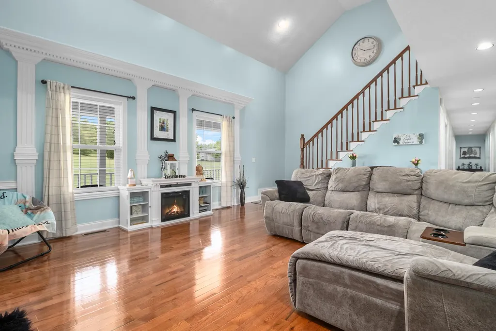 380 Silver Eagle Drive London KY 40744