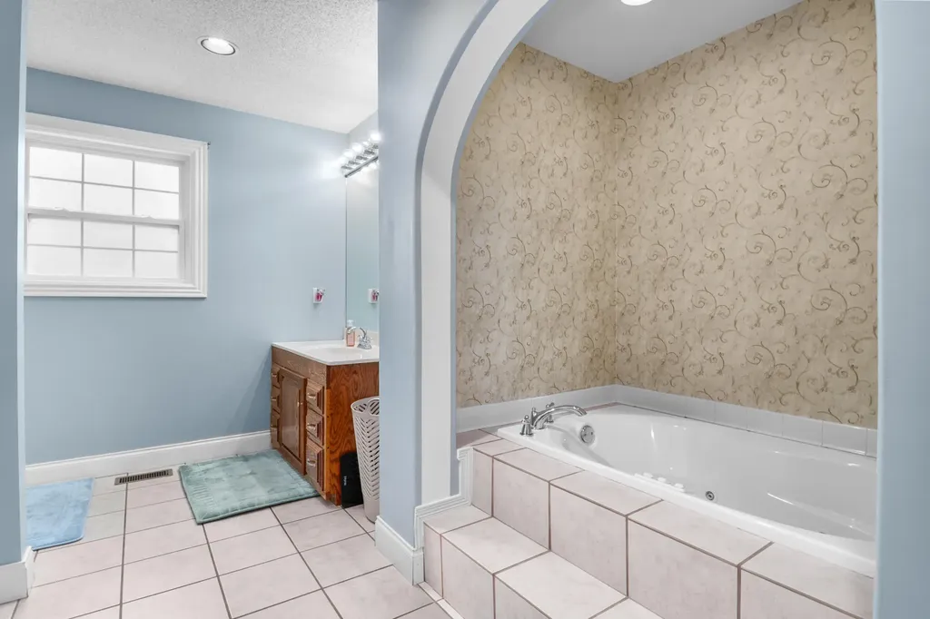 380 Silver Eagle Drive London KY 40744
