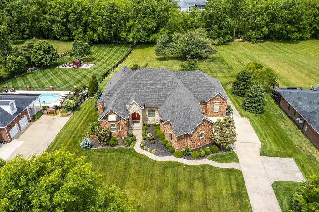 302 Golf Club Drive Nicholasville KY 40356