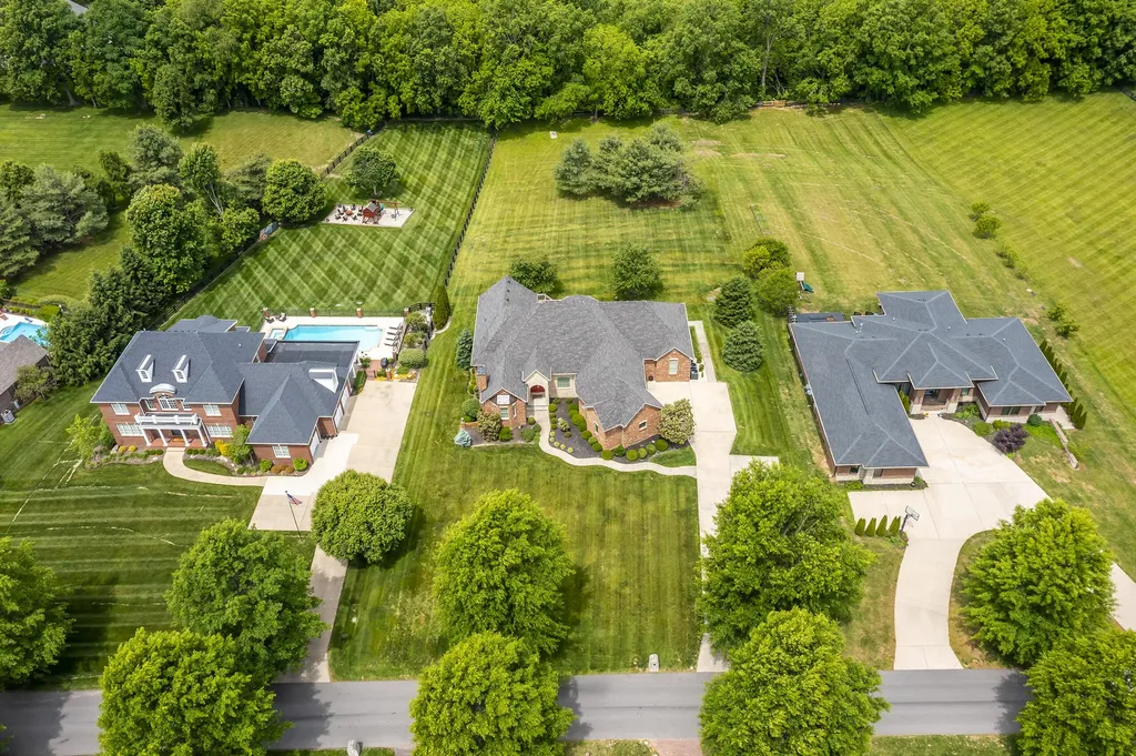 302 Golf Club Drive Nicholasville KY 40356