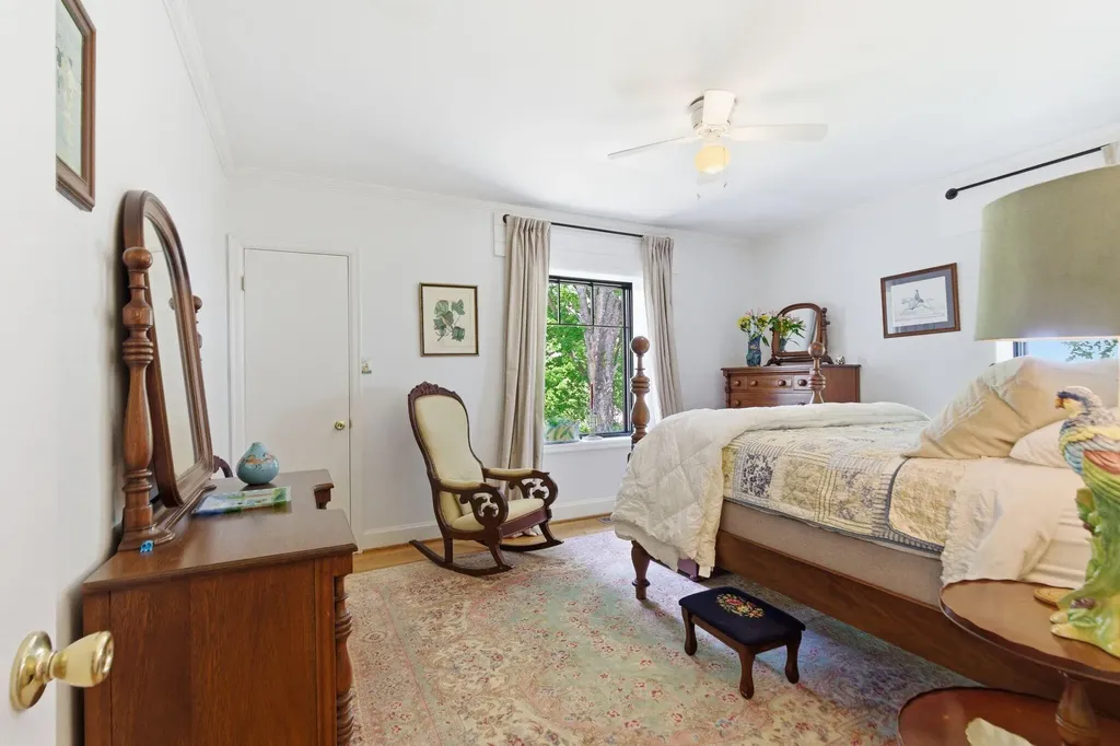 6166 Greenwich Pike Lexington KY 40511