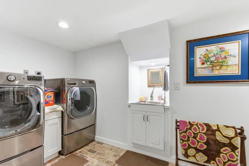 6166 Greenwich Pike Lexington KY 40511