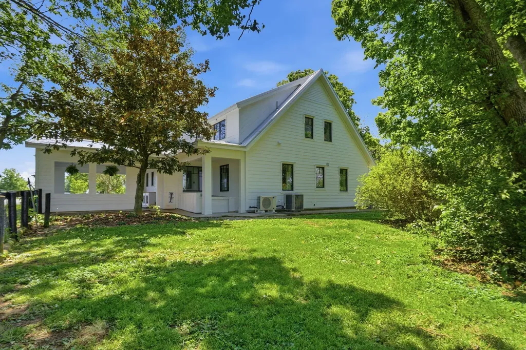 6166 Greenwich Pike Lexington KY 40511