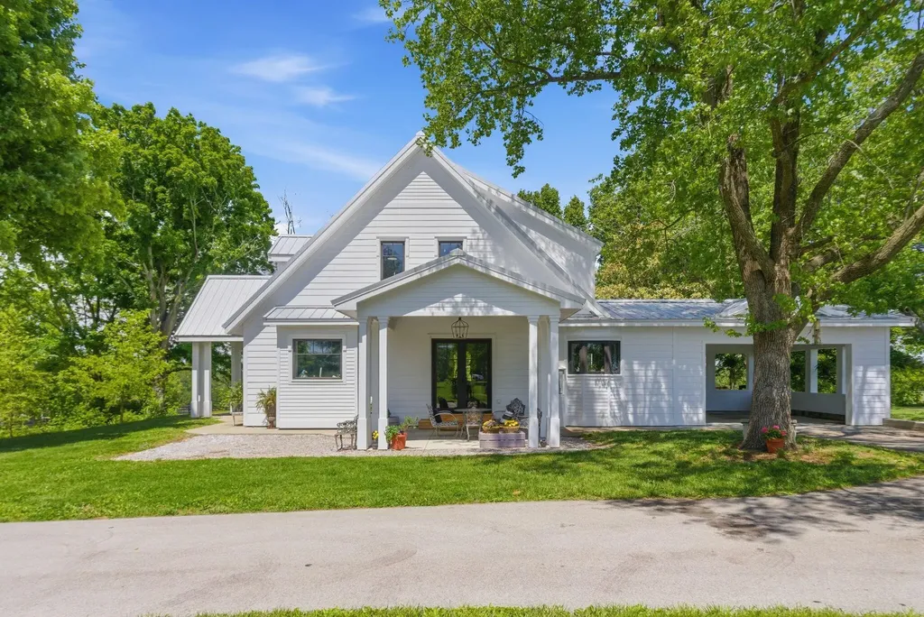 6166 Greenwich Pike Lexington KY 40511