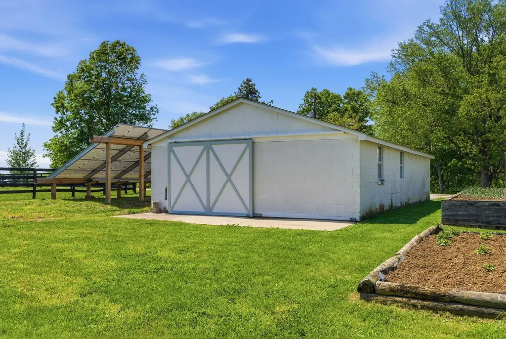 6166 Greenwich Pike Lexington KY 40511