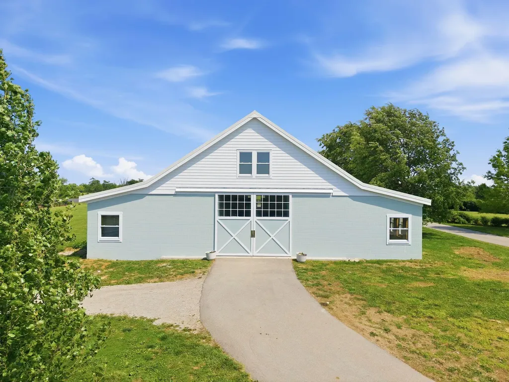 6166 Greenwich Pike Lexington KY 40511