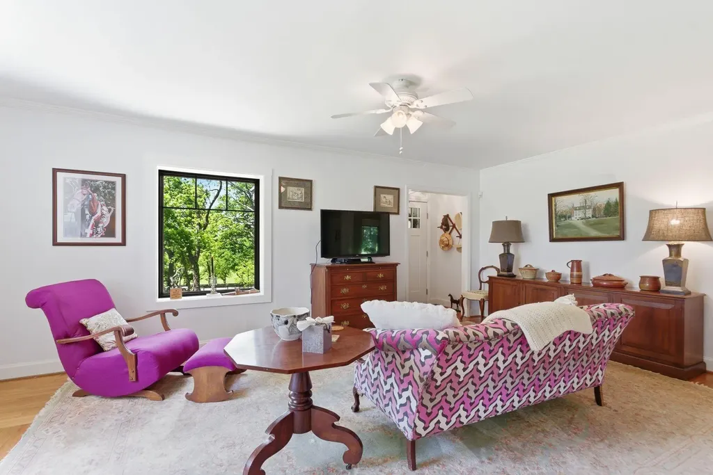 6166 Greenwich Pike Lexington KY 40511
